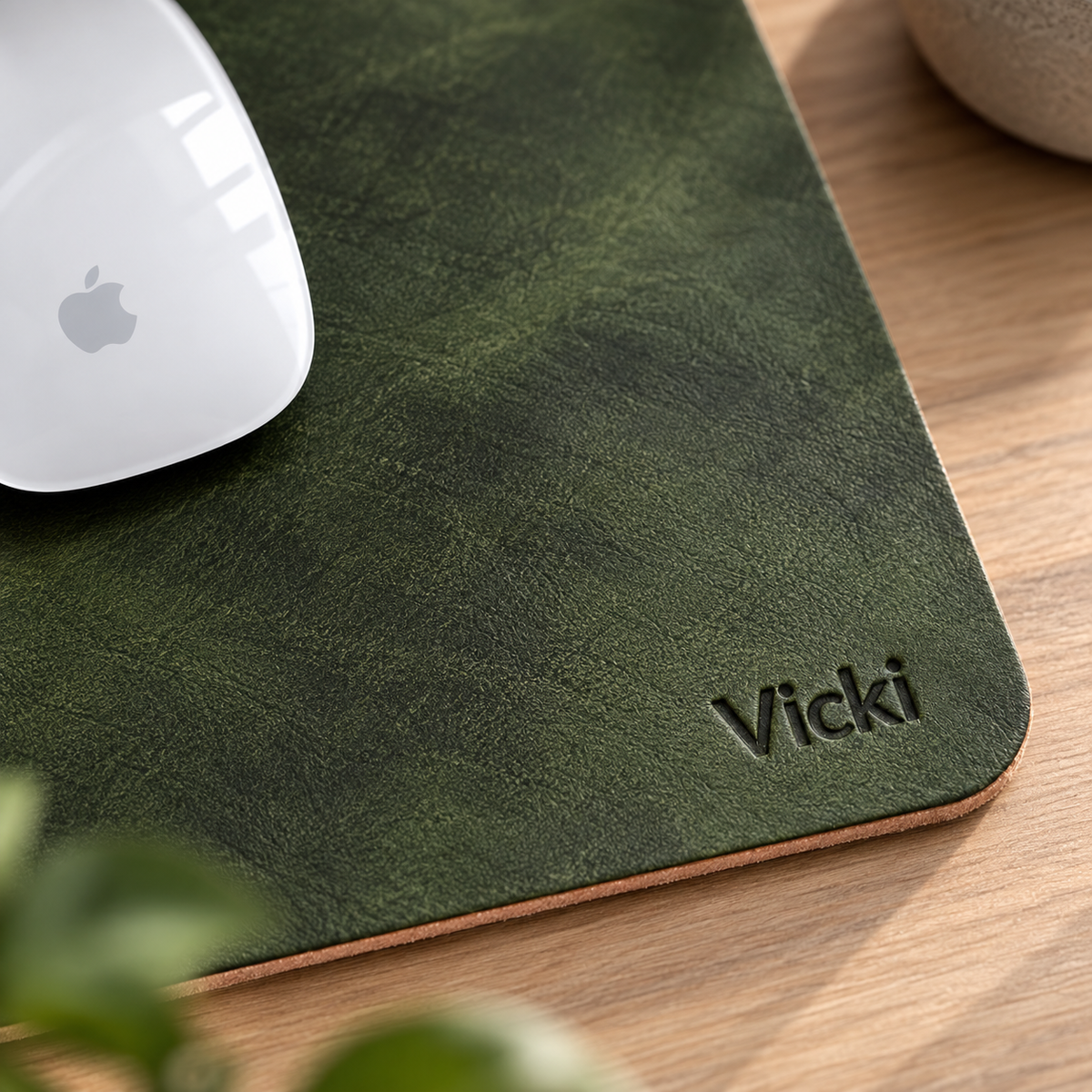 Personalised Leather Mouse Mat – 18 × 22 cm